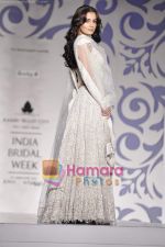 Dia Mirza at Rocky S show for Amby Valley Indian Bridal Week on 29th Oct 2010 (11).JPG